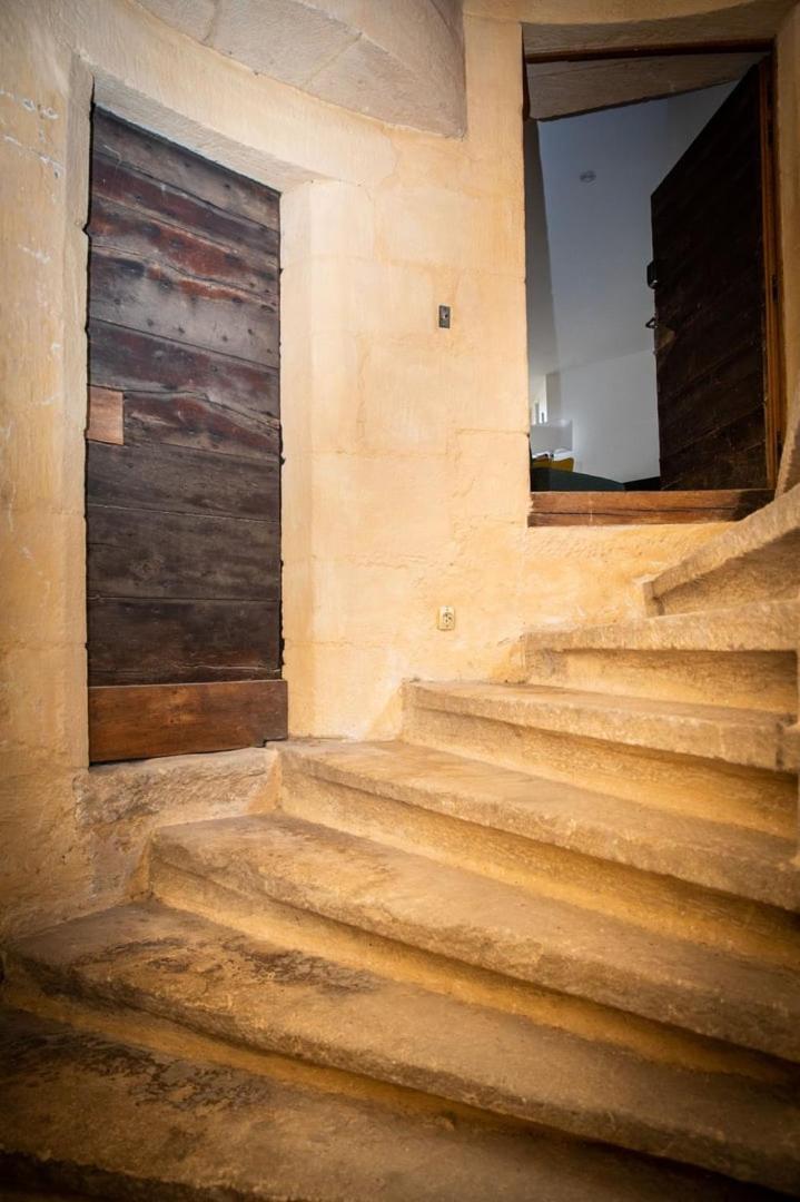 L'Intimiste - Place De La Liberte Sarlat-la-Caneda Εξωτερικό φωτογραφία